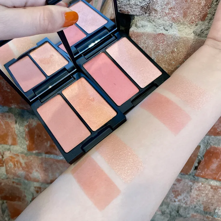 耀動頰彩盤試色，各1850元。張家玲攝