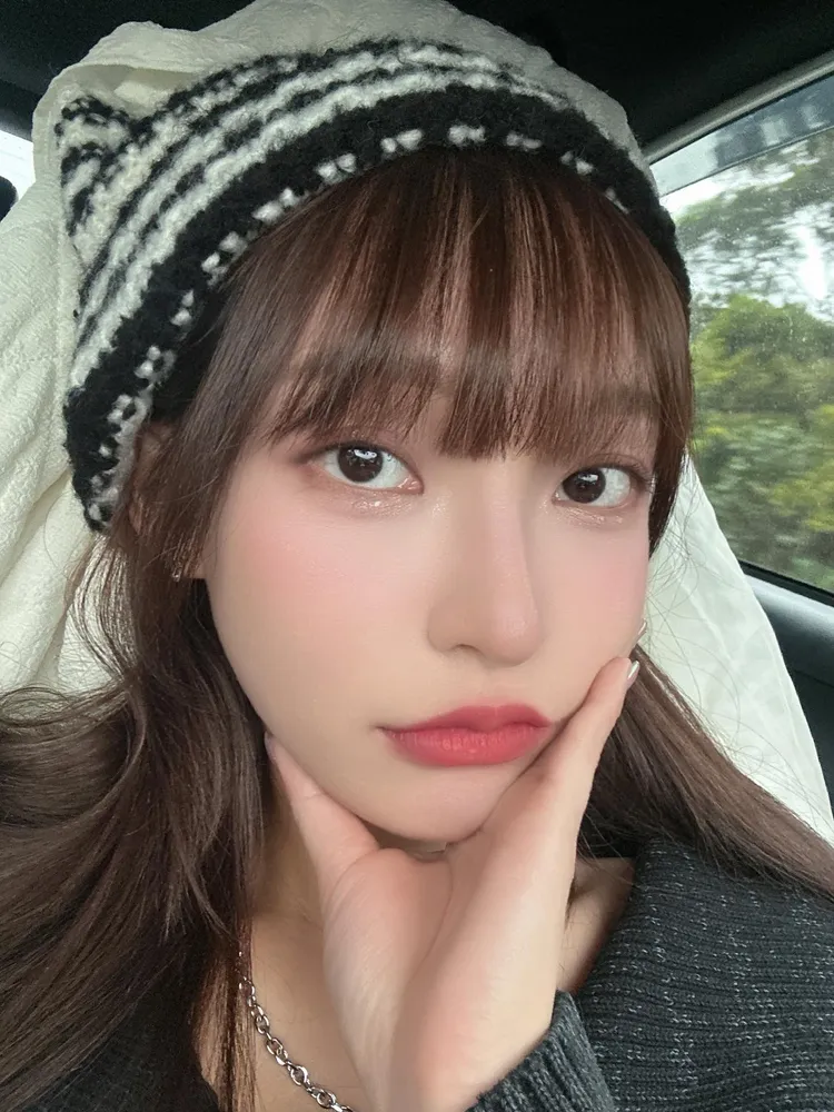 林襄14日在threads貼出一張嘟嘴生氣照。