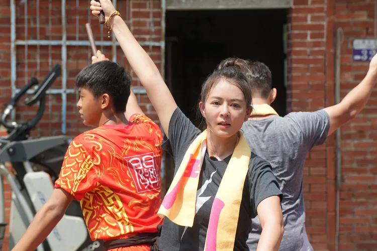 劉香慈快速打出節拍。民視提供