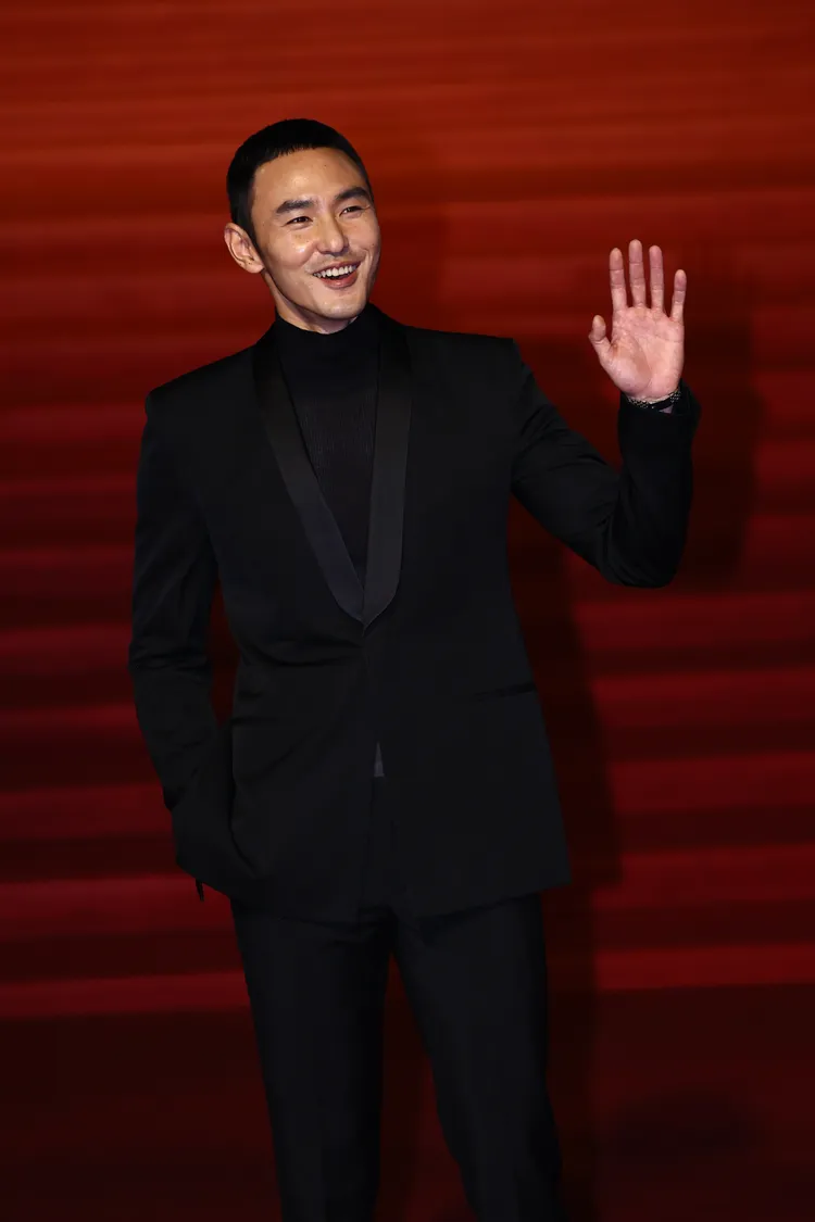 阮經天演繹GIVENCHY西裝。攝影中心攝