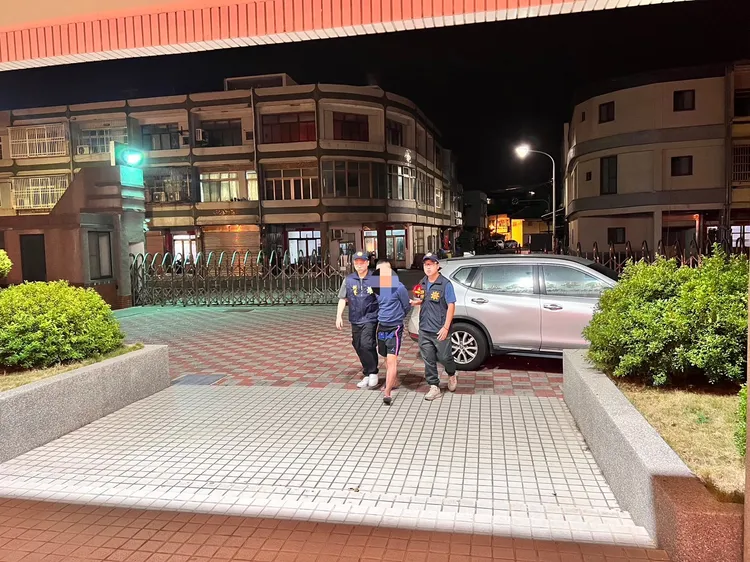 許嫌向廟宇借神尊卻拿去網拍，被依違反刑法詐欺及侵占罪，移送法辦。翻攝畫面