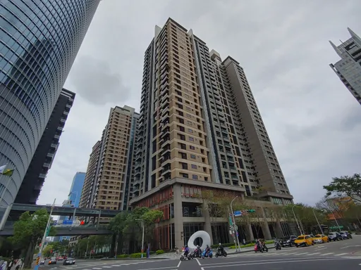 豪宅買氣見春燕? 新板特區出現單價9字頭億萬宅成交