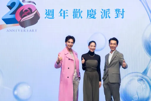 謝佳見床戲過激閃到腰喊「好緊」 李李仁秒懂那種痛