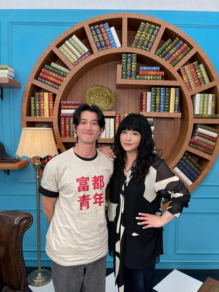 吳慷仁（左）和唐綺陽在節目上暢談影視工作人員心酸血淚甘苦談。LINE TODAY提供