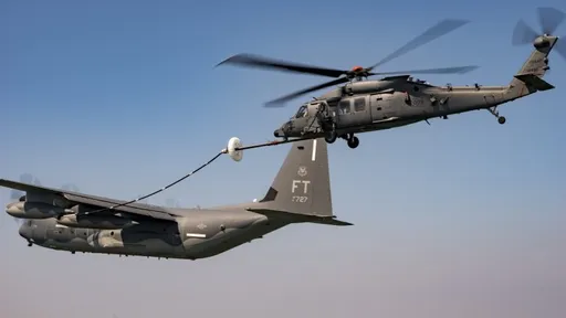 重大損失!美軍用直升機地中海「空中加油」訓練墜毀 5名美軍殉職