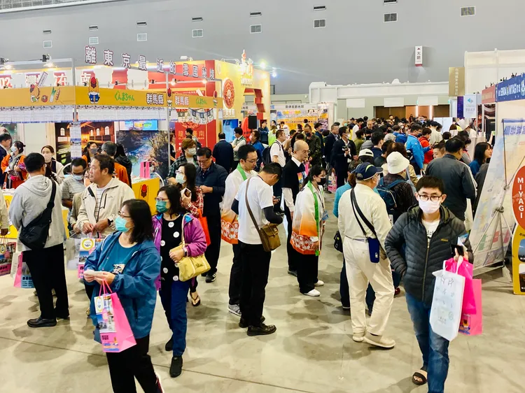 活動第一天湧現人潮。王志弘攝