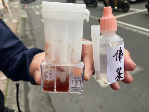媽寶男稱「佛茶」可保平安又擋罰單 警拿試劑一驗全現形
