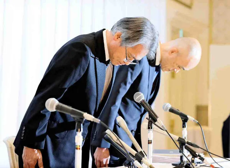 寶塚高層11月14日召開記者會說明事件調查結果，並向家屬道歉。路透社/《讀賣新聞》