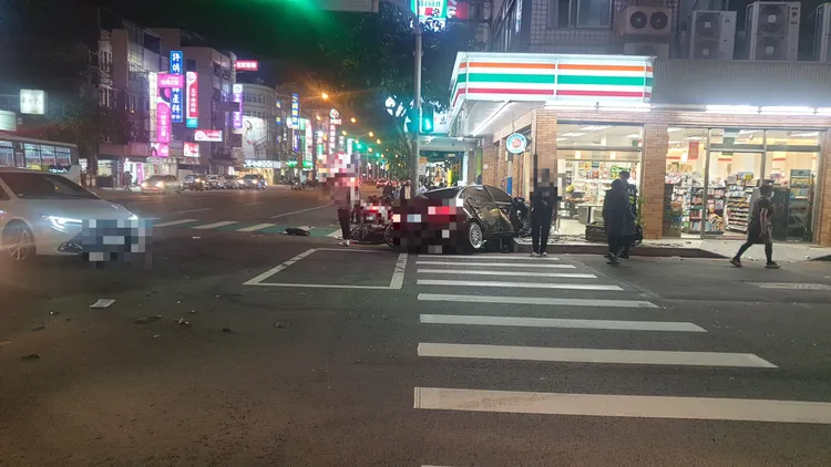 這起事故發生在沙鹿區中山路、成功東街口。民眾提供