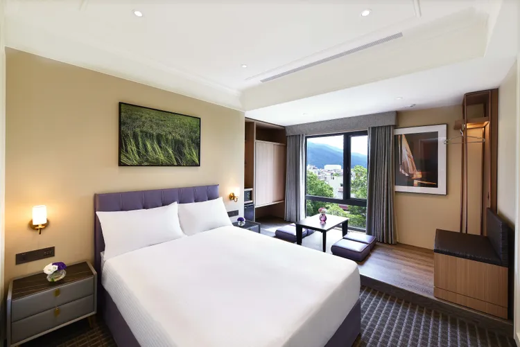 「福容徠旅水里」的宅旅房型，擁有一個小和室可坐臥的空間，全館僅有五間房。業者提供