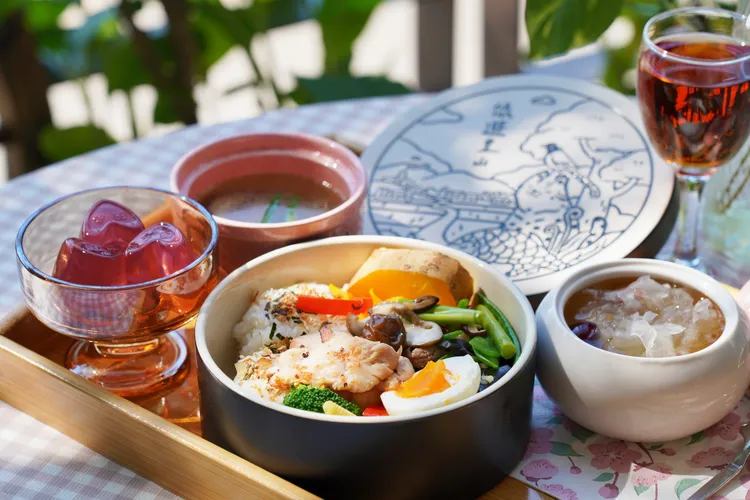 陶瓷的「里山便當」出自於水里蛇窯。業者提供