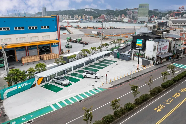 U-POWER基隆中山站正式開幕啟用，是第一座在基隆市的360kW超高速充電站解鎖當地充電需求。業者提供