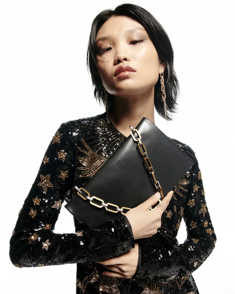 Night Sky系列運用豐富亮片勾勒出奢華調性。品牌提供