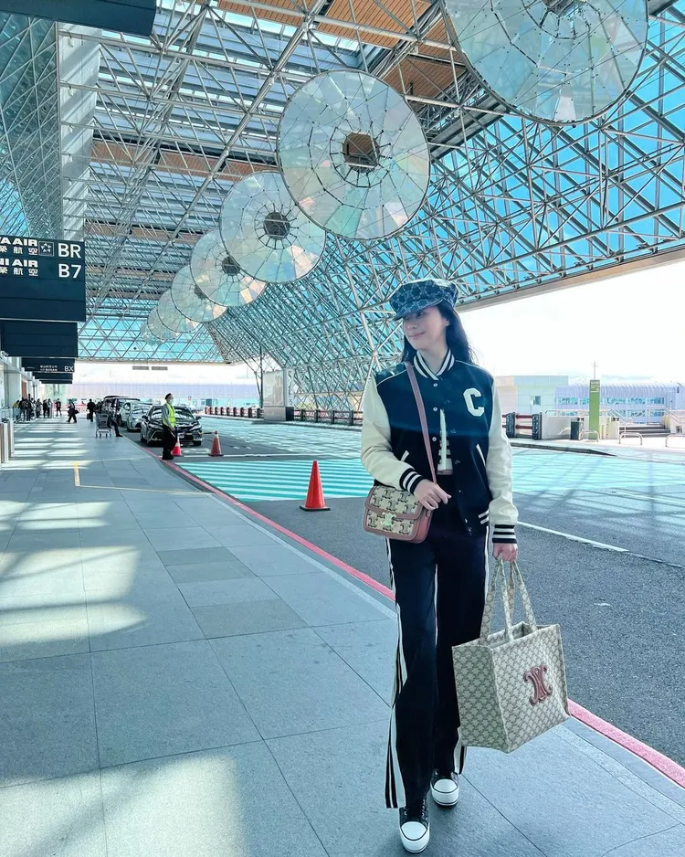 盧南君曾和關穎的表哥邱耀正有過一段婚姻。翻攝關穎IG