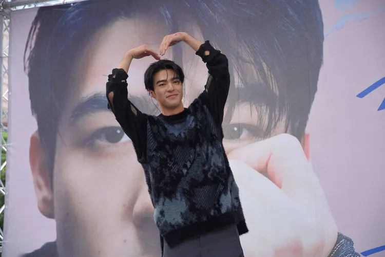 陳昊森現場寵粉。攝影中心攝