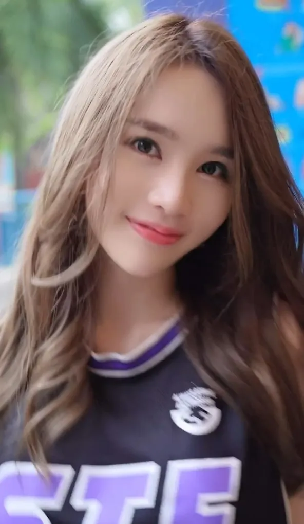 鄔唯馬來西亞網紅正妹,擁有141萬位粉絲。IG@valent_1314 提供