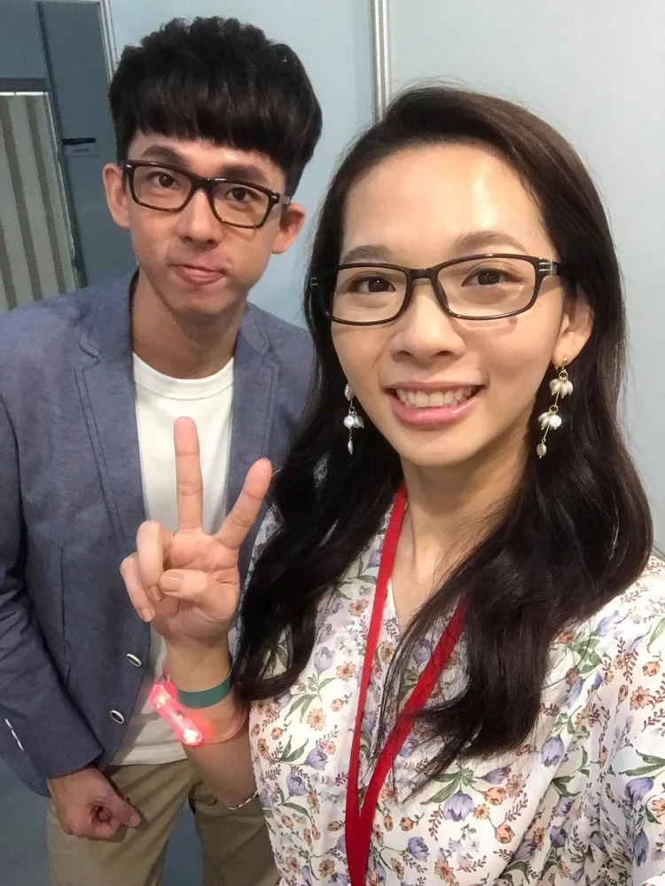 阿滴（左）跟妹妹滴妹感情很好。翻攝阿滴臉書