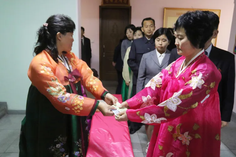 26日民眾投票。美聯社