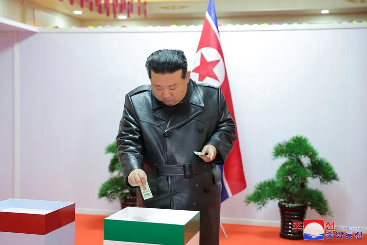 領導人金正恩投票。路透社