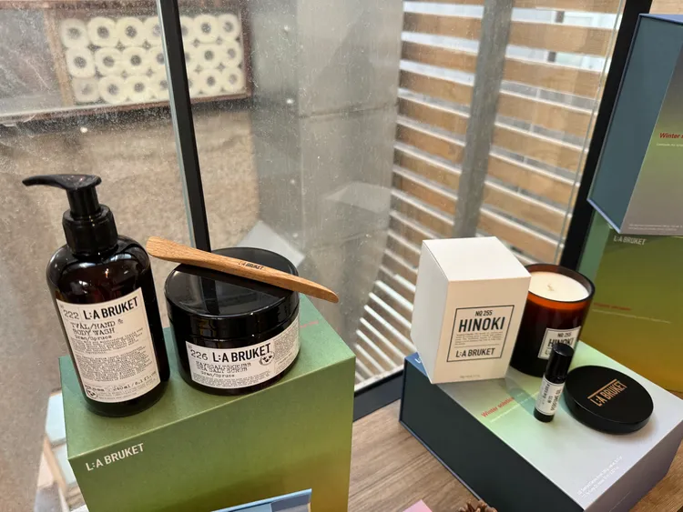L:a Bruket北國之森禮盒（左）2850元、北國之至禮盒（右）4400元。張家玲攝