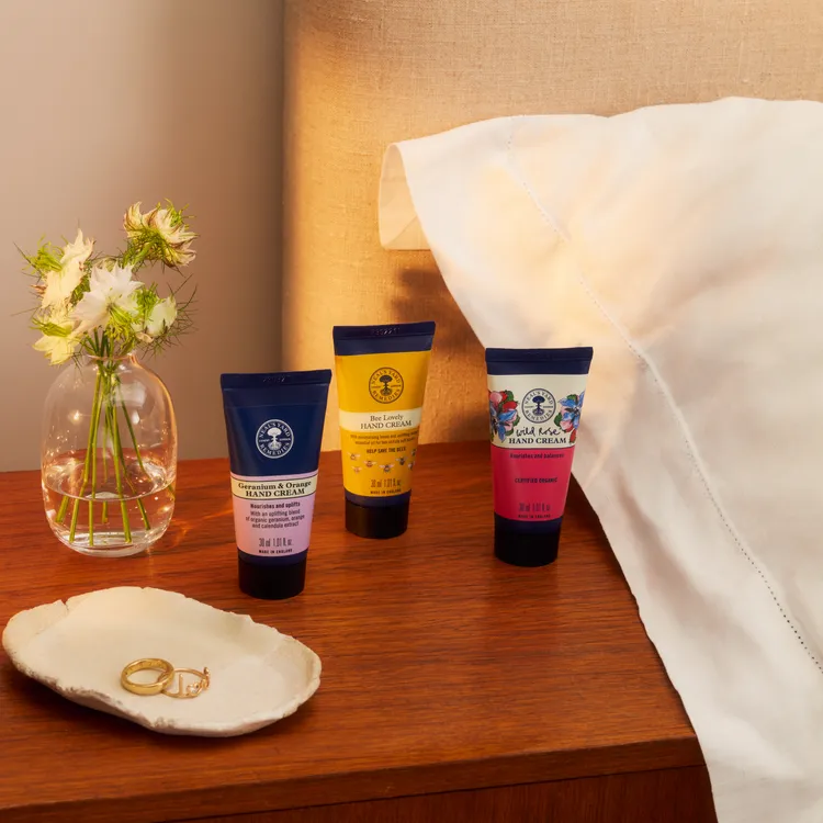 尼爾氏香芬庭園經典護手霜禮盒，1050元。品牌提供