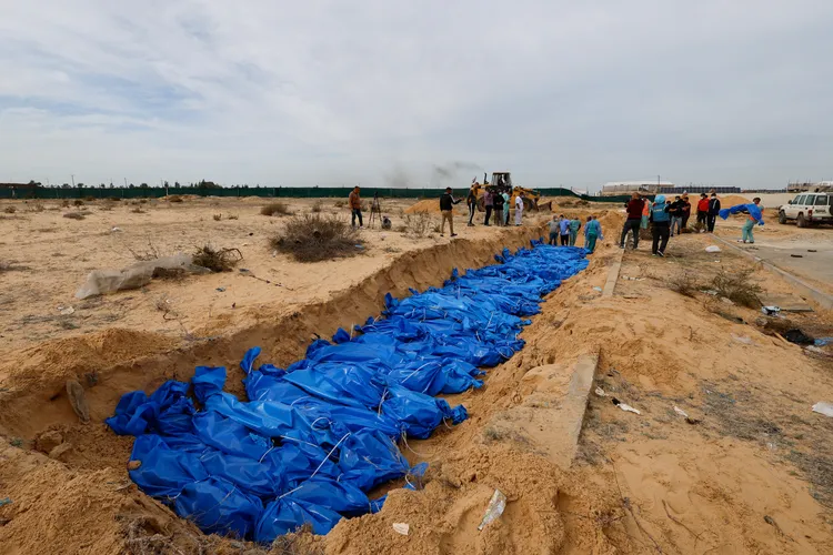 死於以色列空襲、攻擊的巴勒斯坦人遺體。路透社