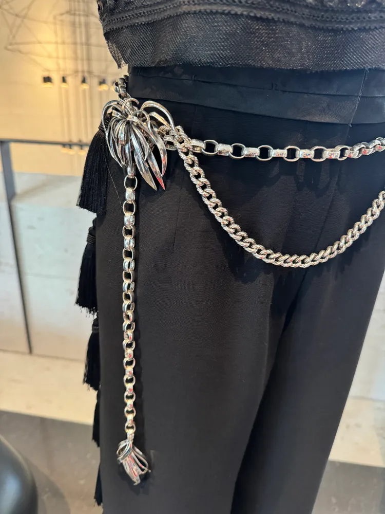 配飾也充滿海洋元素。張家玲攝