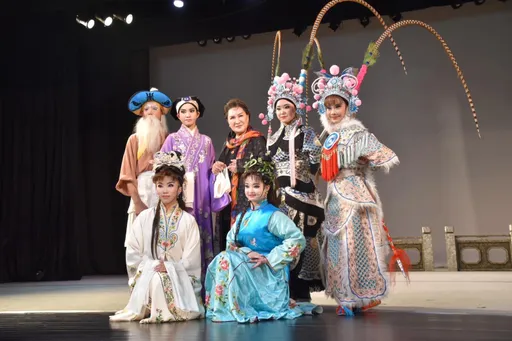 楊麗花赴戲曲學院演講 耍單槍還當場演出對手戲