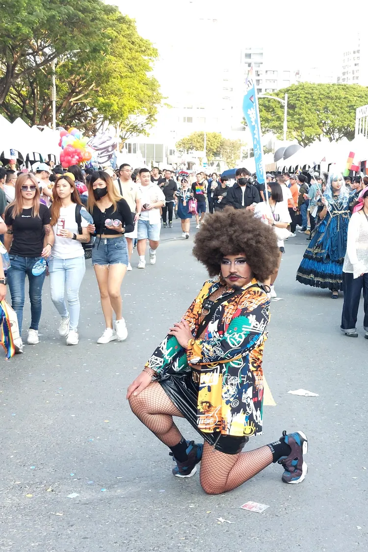 裝扮吸睛。凃建豐攝