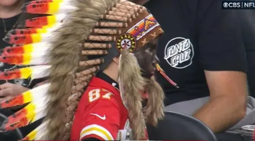 惹錯人!小男孩戴印地安頭飾塗黑臉遭出征 媽媽暴怒:他是美國原住民