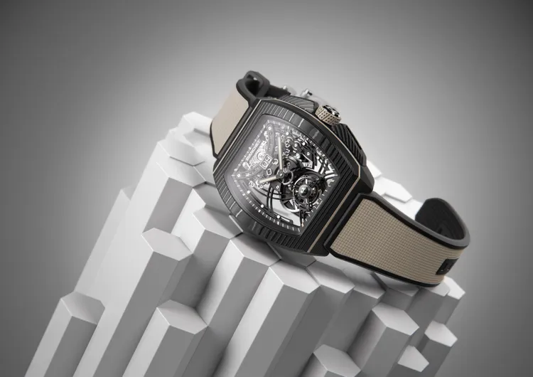 BIANCHET最新Flying Tourbillon Grande Date B1.618陀飛輪腕錶。品牌提供