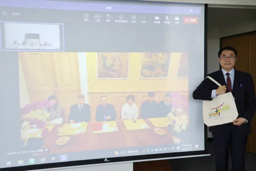 民主自由牽線!台、法最老古城締盟姊妹 青天白日滿地紅就印在法國路標上