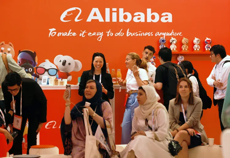 今年6月法國巴黎「科技萬歲科技創新展」中，阿里巴巴的展位。新華社