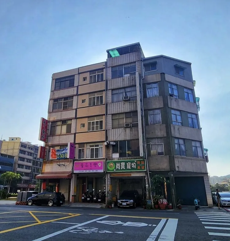4戶店面已於近期過戶完成，未來將整合規劃成造鎮宅。 翻攝google map