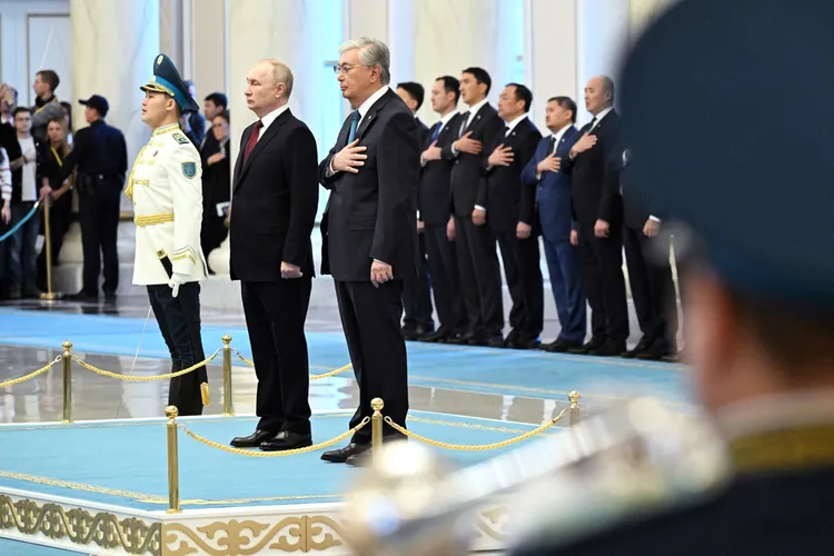 托卡葉夫迎接普丁。路透社