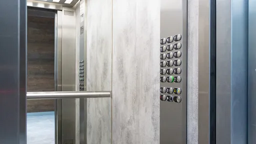 阿伯妨礙裝電梯「蓋好又要搭」 鄰居怒封殺卻被法官打臉了