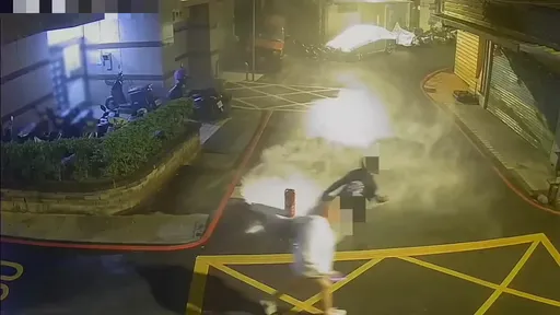 竊取滅火器還巷道亂噴 亂搞下場曝光!警2小時逮4白爛大屁孩