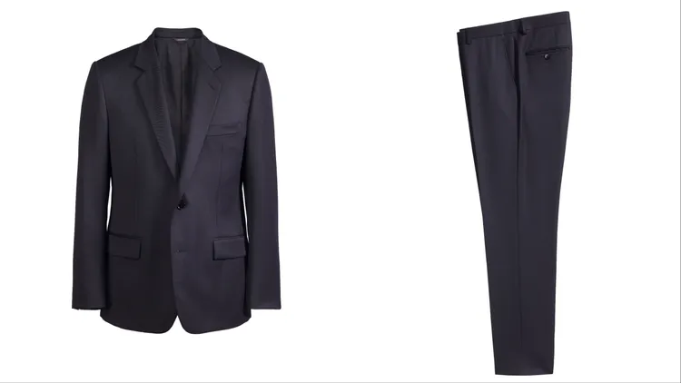 INTERNATIONAL西裝套裝，15萬9600元。品牌提供