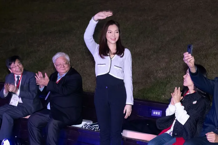 曾馨瑩昨日以早產兒防護大使身分，到台中參與點燈活動。翻攝曾馨瑩IG