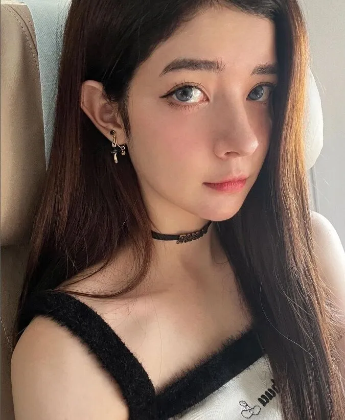 蘇小軒長相如洋娃娃般精緻可愛。翻攝蘇小軒IG