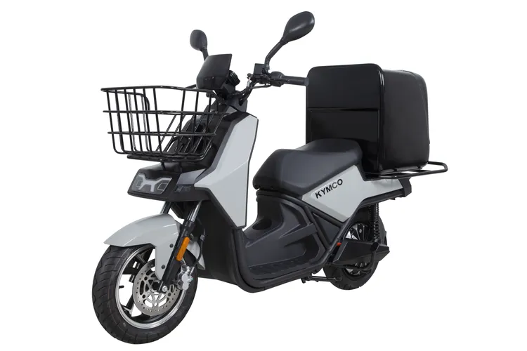 i-Tuber搭載3,600kW輪轂馬達搭配輕巧車身，可達到70km/h極速表現搭載Ionex雙電池可達到超過100公里的續航力表現。原廠照片