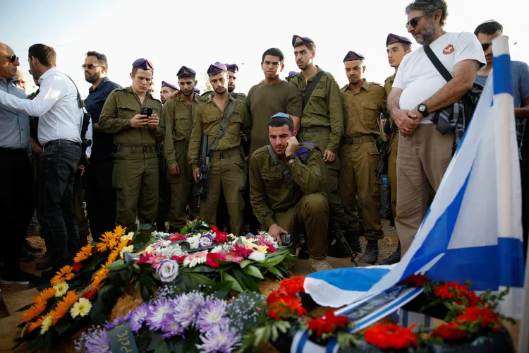 以色列軍方為陣亡戰士舉行喪禮。路透社
