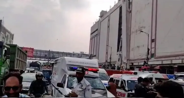 發生火災的商場。翻攝推特＠hinasafi