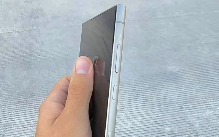 三星Galaxy S24 Ultra真機照。照片來源David Martin