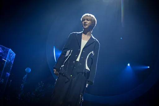 SJ藝聲登台變老公卡住 唱一半「撩衣喬褲頭」4000粉瘋狂