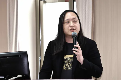 唐鳳慘了!民進黨不分區沈伯洋認了不適任:他有「更好的位置」