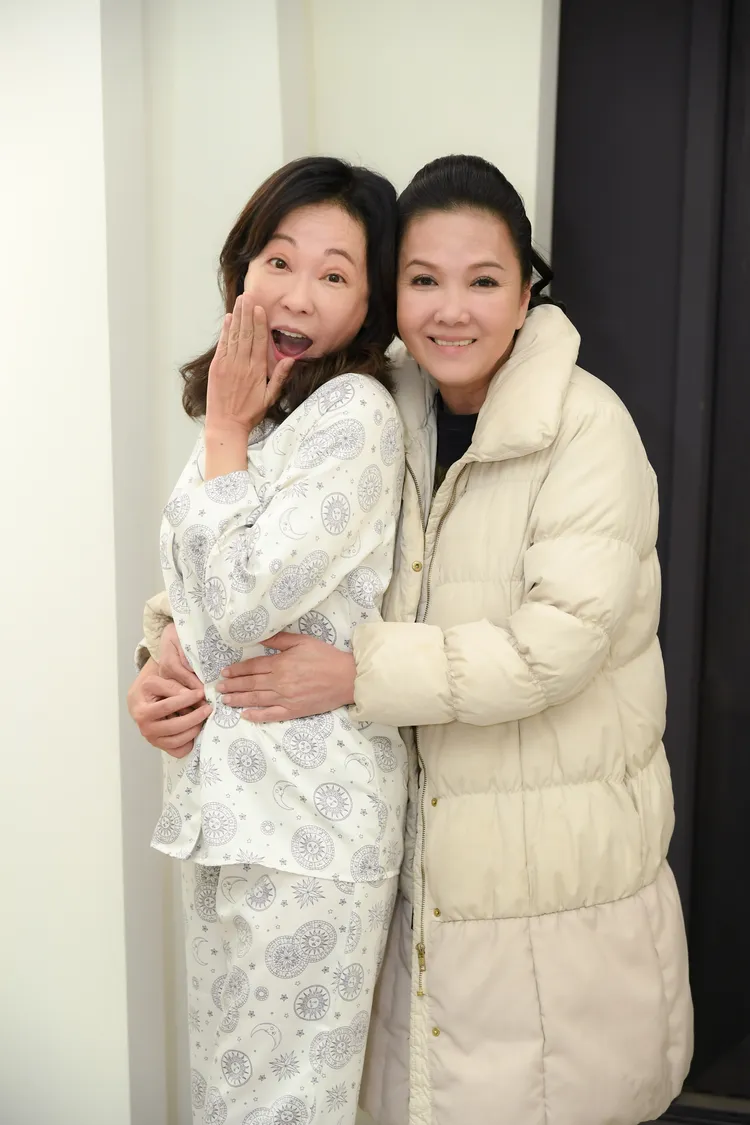 況明潔（左）與丁國琳因是好友，說話完全沒在客氣。三立提供