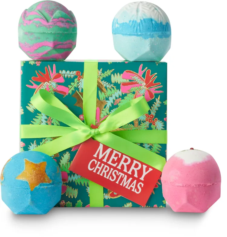 聖誕快樂禮盒（紅粉布丁汽泡彈+冬雪之夜汽泡彈+星夜奇緣汽泡彈+狂野之王汽泡彈），1550元。品牌提供