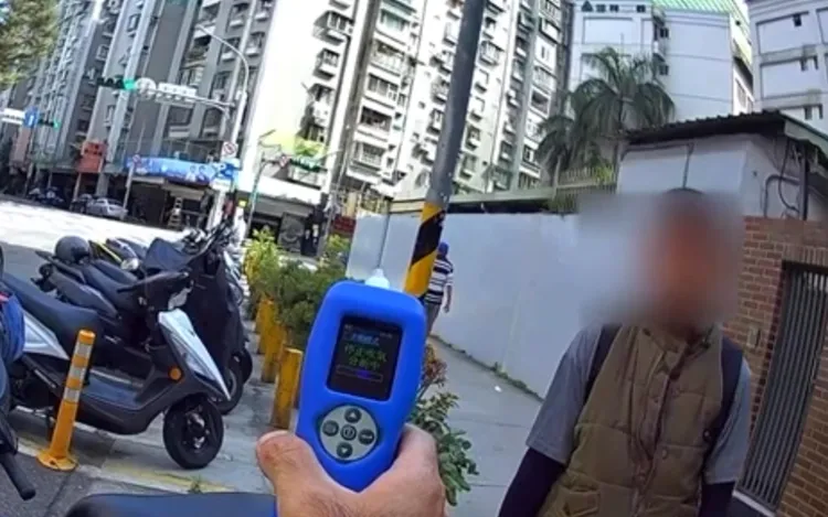 林男酒測值0.38超標。翻攝畫面