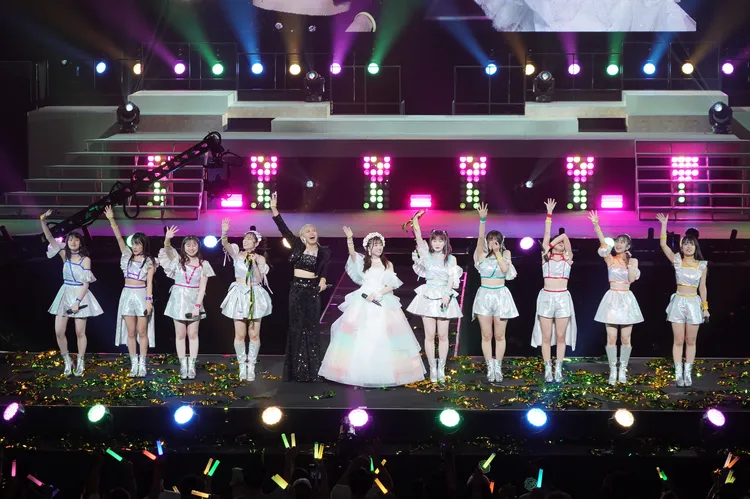 Tsubaki Factory日前在武道館演出，也是山岸理子（右五起）、岸本yumeno的畢業日。Hello Project提供
